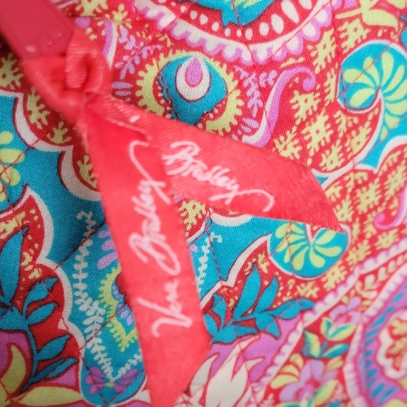 NWOT Vera Bradley Red Pink and Teal Large Quilted Paisley Cosmetic Bag - Picture 2 of 5